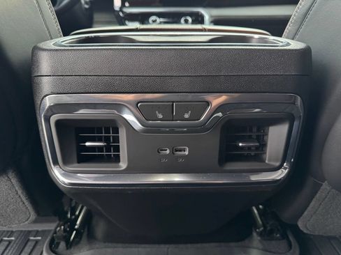 Used 2024 GMC Sierra 2500 Denali Ultimate AWD/4WD image 18