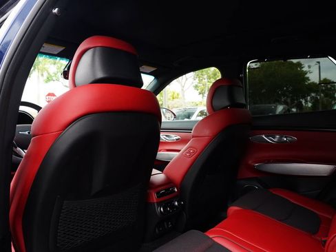 Used 2023 Genesis GV70 2.5T w/ Sport Prestige Package AWD/4WD image 16