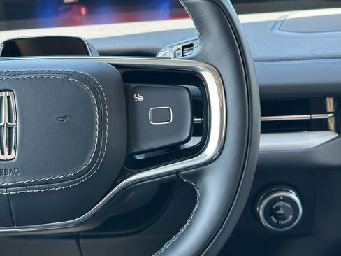 New 2026 Lincoln Navigator Reserve AWD/4WD image 10