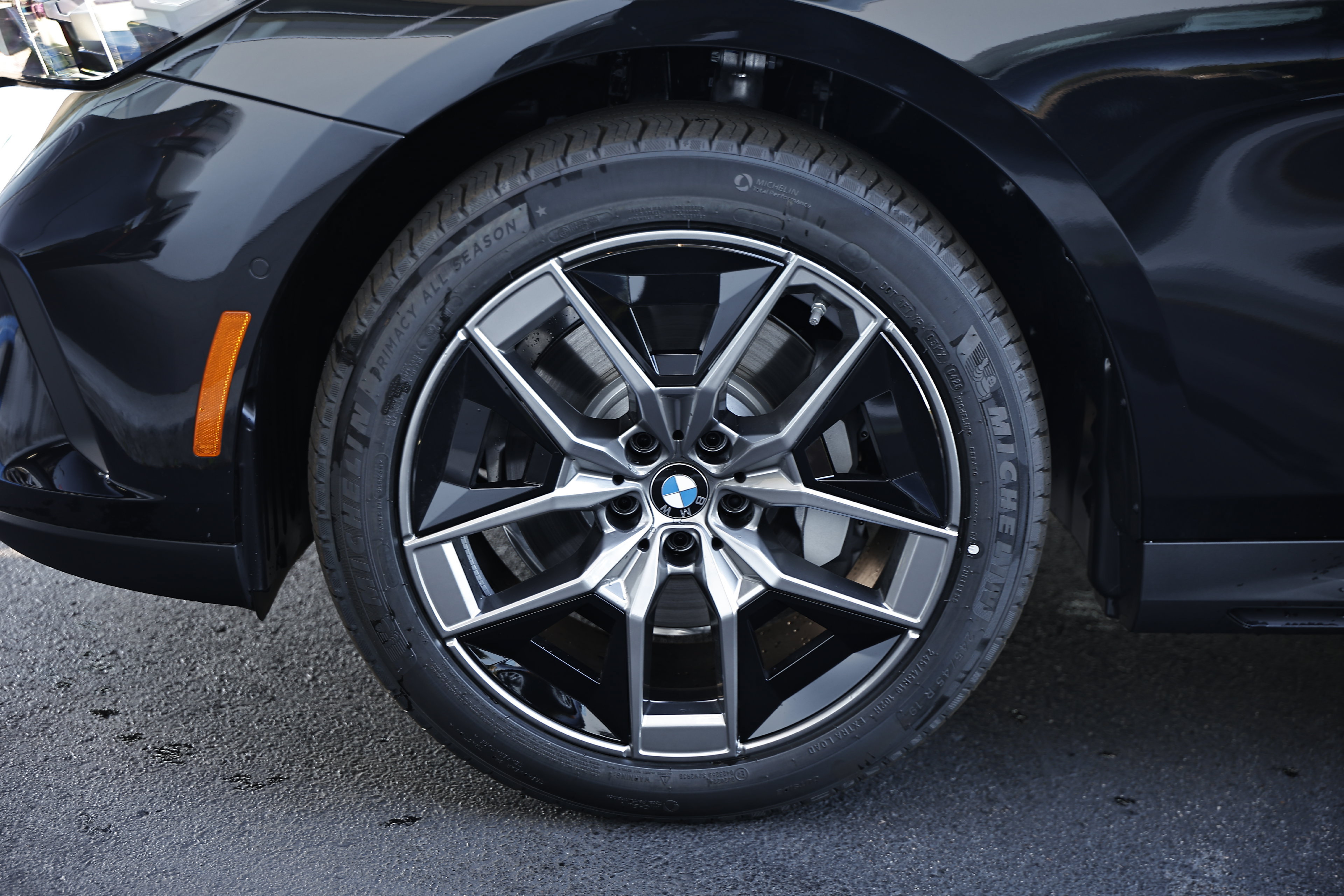New 2027 BMW 530i xDrive w/ Premium Package AWD/4WD image 9