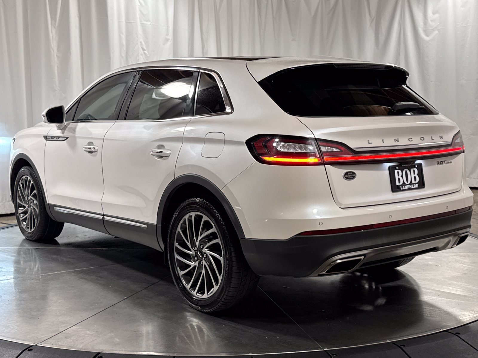 Used 2019 Lincoln Nautilus Reserve AWD/4WD image 9