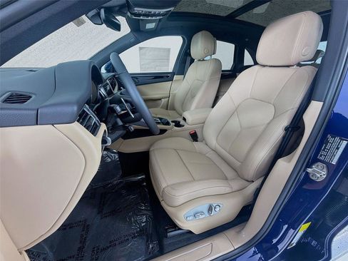 New 2026 Porsche Macan image 5