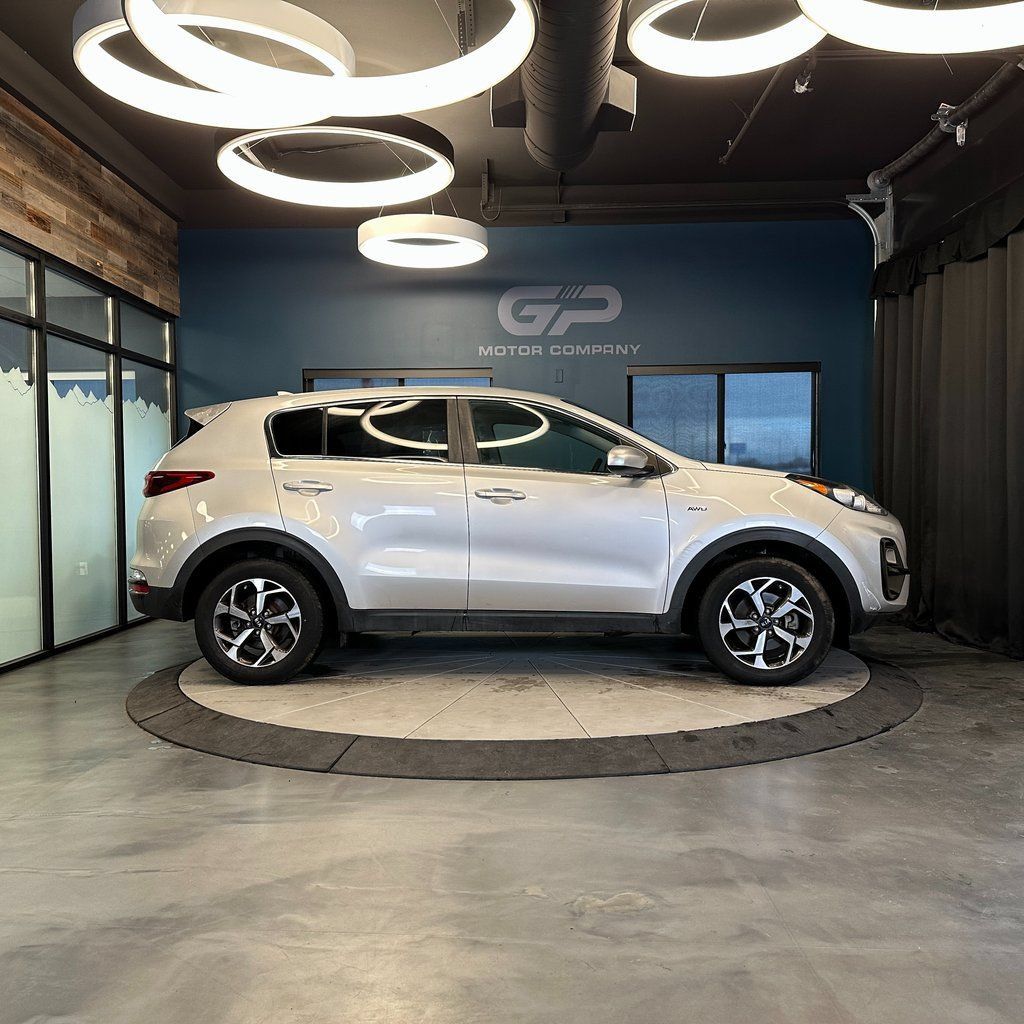 Used 2020 Kia Sportage LX AWD/4WD image 2