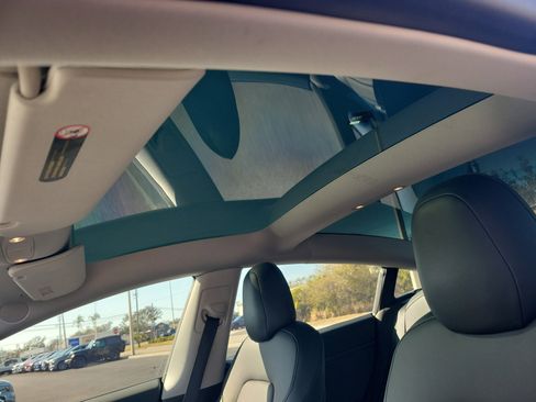 Used 2021 Tesla Model 3 Standard Range Plus image 24