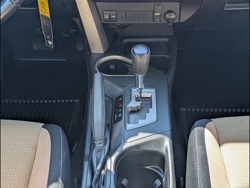 Used 2016 Toyota RAV4 XLE AWD/4WD image 21