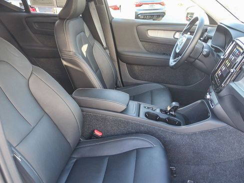 Certified 2025 Volvo XC40 B5 Core w/ Protection Package Premier image 25