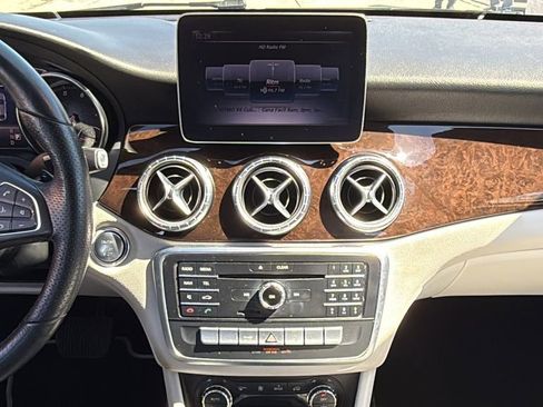 Used 2019 Mercedes-Benz CLA 250 image 33