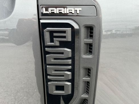 Used 2023 Ford F250 Lariat w/ Lariat Ultimate Package AWD/4WD image 37