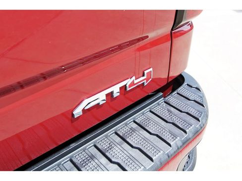 Used 2023 GMC Sierra 1500 AT4 w/ AT4 Premium Package AWD/4WD image 9