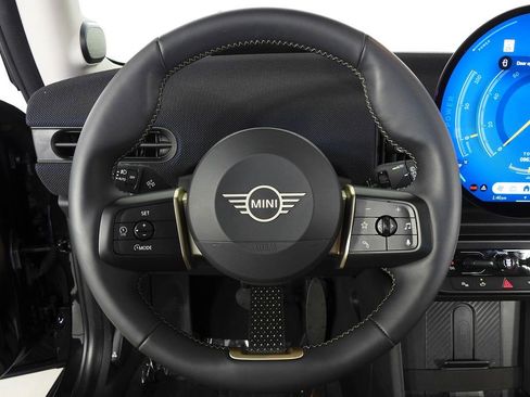 Certified 2025 MINI Cooper S image 25