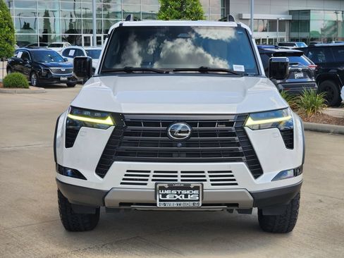 Used 2024 Lexus GX 550 AWD/4WD image 2