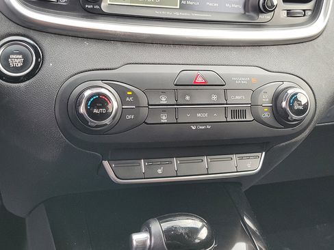 Used 2016 Kia Sorento SX image 27