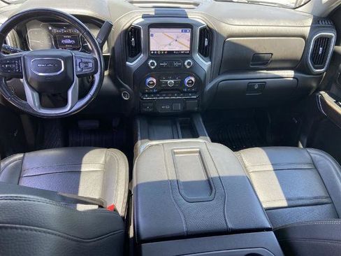 Used 2022 GMC Sierra 3500 Denali w/ Denali Ultimate Package AWD/4WD image 17