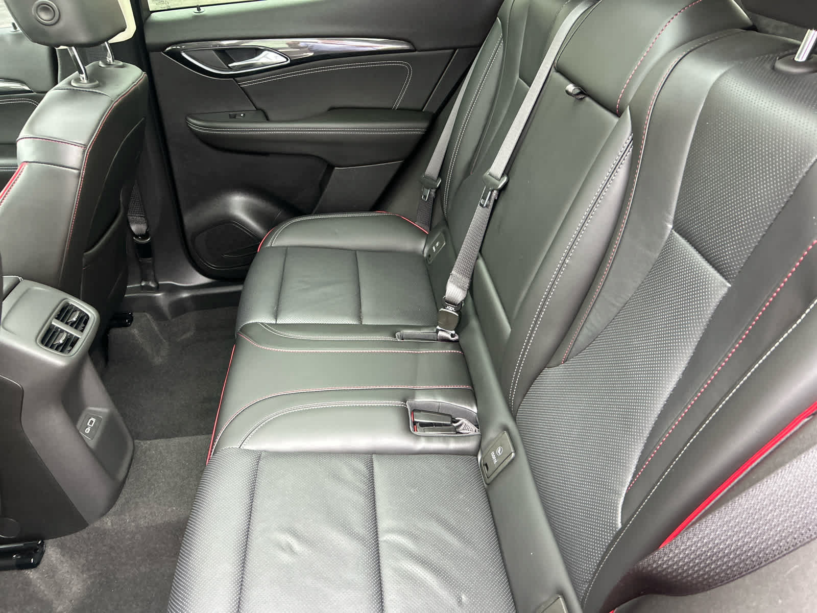 Used 2023 Buick Envision Essence w/ Sport Touring Package AWD/4WD image 24