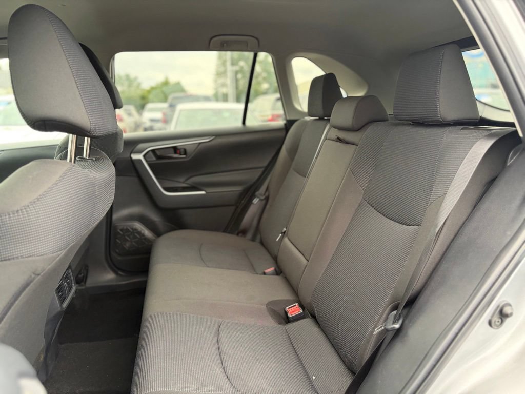 Used 2025 Toyota RAV4 LE AWD/4WD image 10