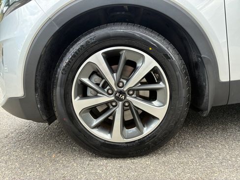 Used 2019 Kia Sorento EX FWD image 31
