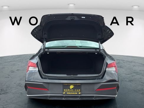 Certified 2025 Hyundai Elantra Sport FWD image 9