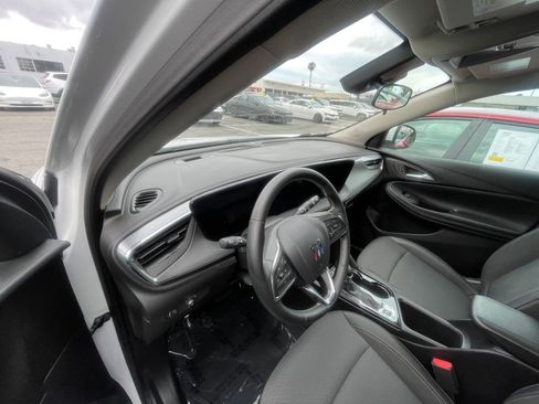 Used 2025 Buick Encore GX Preferred FWD image 35