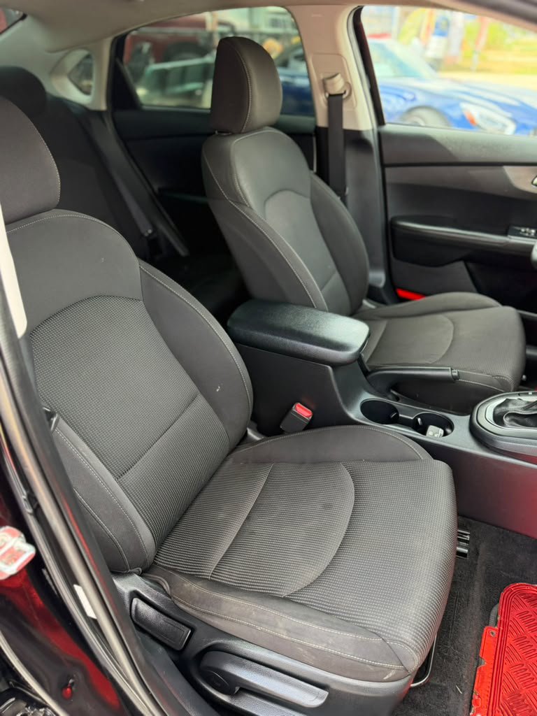 Used 2021 Kia Forte LXS FWD image 13