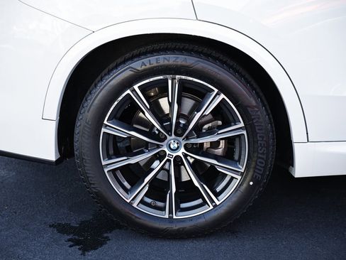 Used 2023 BMW X5 xDrive45e w/ M Sport Package image 6