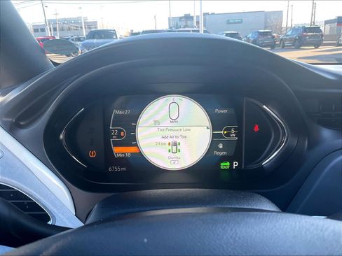 Used 2019 Chevrolet Bolt Premier w/ Infotainment Package image 10