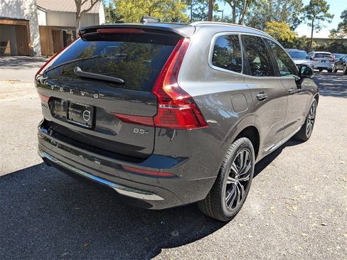 Certified 2022 Volvo XC60 B5 Inscription w/ Advanced Package image 4