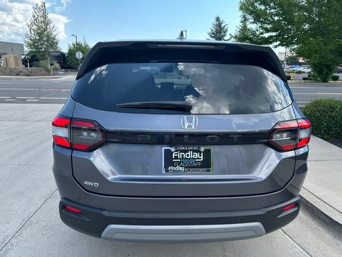 Used 2025 Honda Pilot EX-L image 4