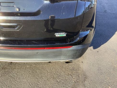 Used 2018 Ford Edge SEL image 9