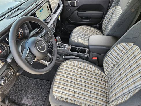 New 2026 Jeep Gladiator Sport AWD/4WD image 16