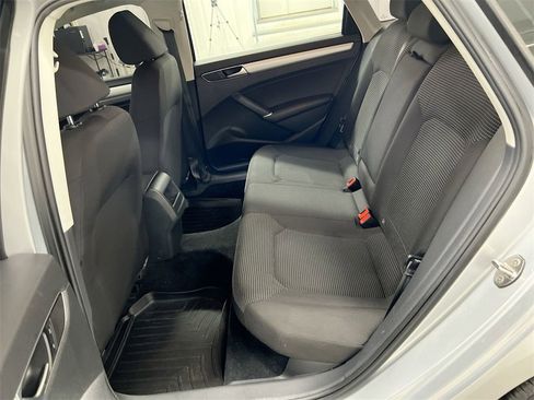 Used 2016 Volkswagen Passat 1.8T S image 22