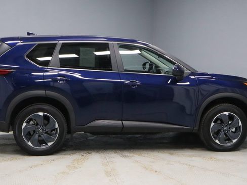 Certified 2025 Nissan Rogue SV image 11