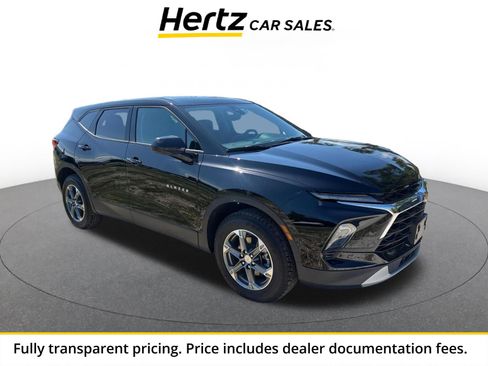 Used 2025 Chevrolet Blazer LT FWD image 1
