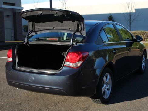 Used 2016 Chevrolet Cruze LT w/ Technology Package image 11