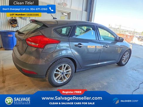 Used 2018 Ford Focus SE w/ SE Winter Package FWD image 4