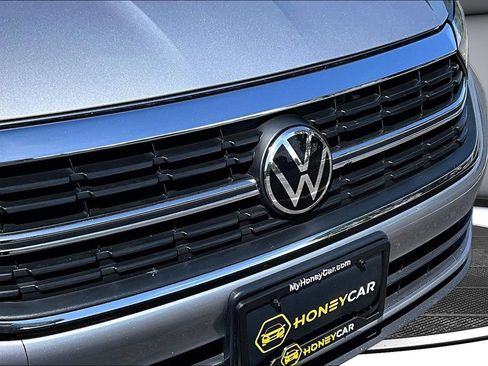 Used 2024 Volkswagen Jetta SE FWD image 33
