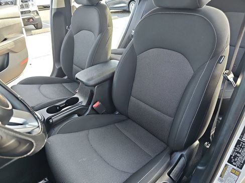 Used 2023 Kia Forte LX image 15