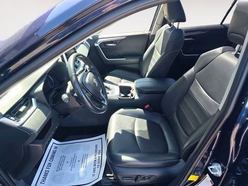Used 2019 Toyota RAV4 Limited AWD/4WD image 8
