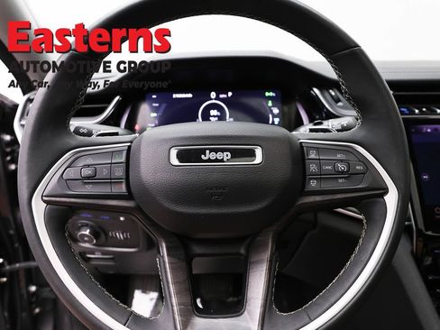 Used 2022 Jeep Grand Cherokee Limited 4xe w/ Luxury Tech Group II AWD/4WD image 10