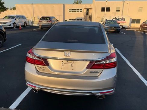 Used 2017 Honda Accord Sport Special Edition image 7