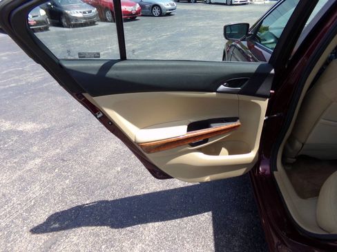 Used 2012 Honda Accord EX image 19