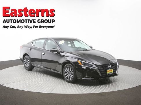 Used 2023 Nissan Altima 2.5 SV w/ SV Premium Package AWD/4WD image 50
