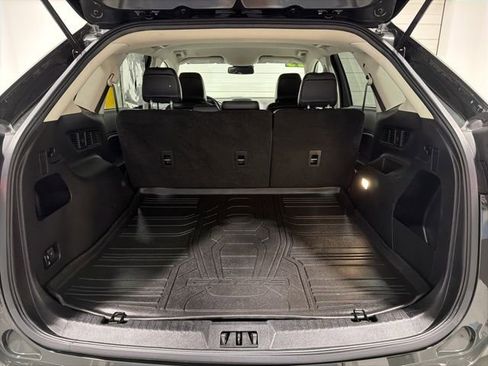 Used 2023 Ford Edge SEL image 25