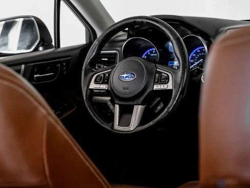 Used 2017 Subaru Outback 2.5i Touring AWD/4WD image 14