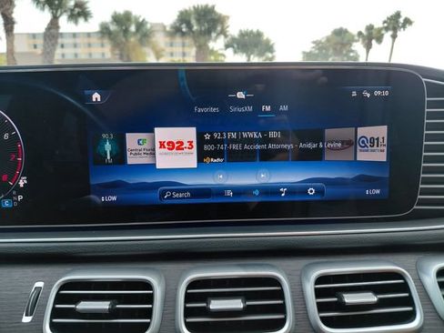Used 2024 Mercedes-Benz GLE 350 4MATIC image 23