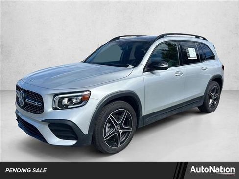 Used 2022 Mercedes-Benz GLB 250 4MATIC image 1