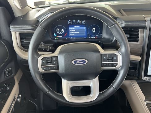 Used 2024 Ford Expedition Limited AWD/4WD image 47