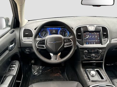 Used 2022 Chrysler 300 Touring w/ Sport Appearance Package RWD image 20