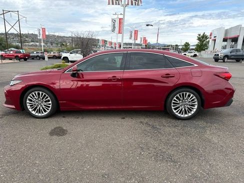 Certified 2022 Toyota Avalon Limited FWD image 6