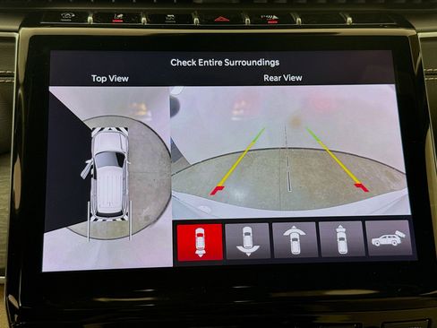 Used 2023 Jeep Grand Cherokee L Limited w/ Luxury Tech Group II image 16