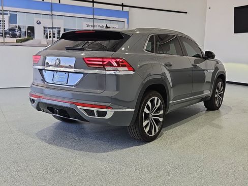 Certified 2021 Volkswagen Atlas Cross Sport SEL R-Line w/ Cross Sport MDO Package FWD image 3